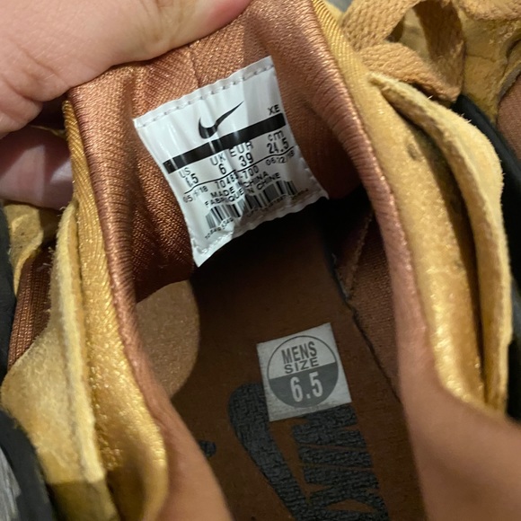 Nike Air Huarache Premium in Tan - Picture 5 of 7